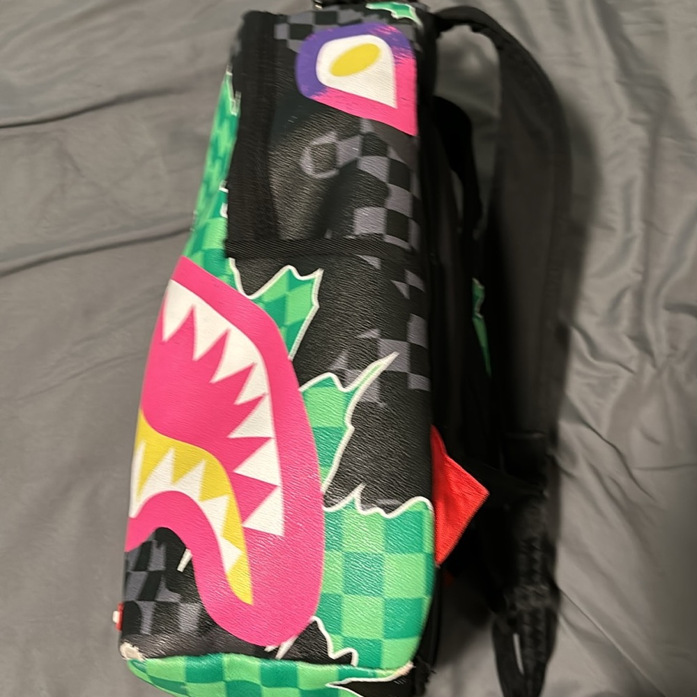 backpack - Picture 2 of 9